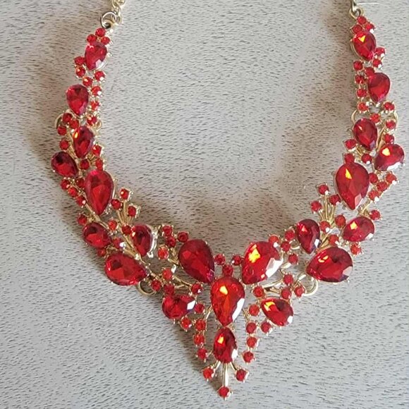 Austrian Crystal Earrings and Necklace Set - Picture 4 of 5